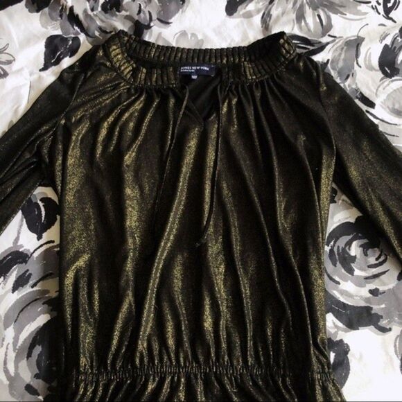 *Jones New York Keyhole Metallic Blouse - Picture 2 of 7